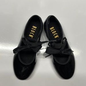 Bloch black tap shoes, girl size 12